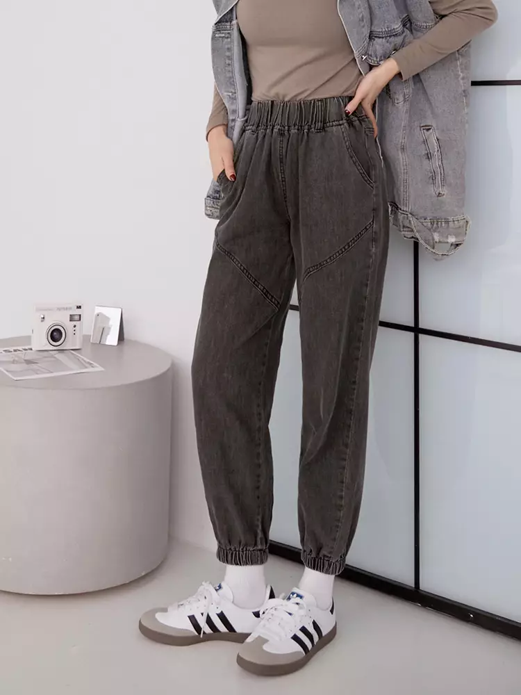 Cotton-blend elastic denim tapered pants. [BA5421]