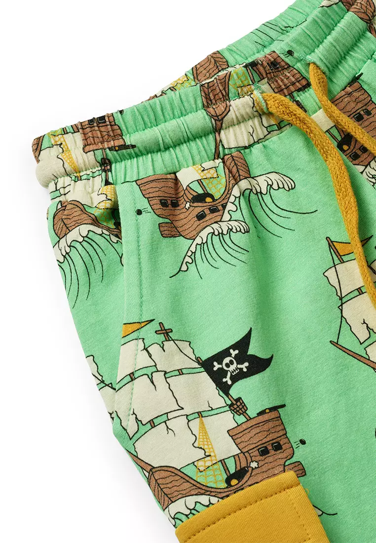 Shorts with pirate ships
