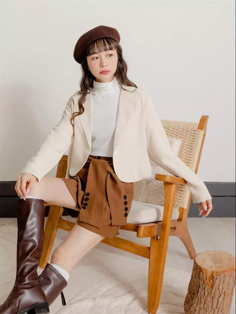 Buttoned Belted A-Line Folded Shorts [BA7025]