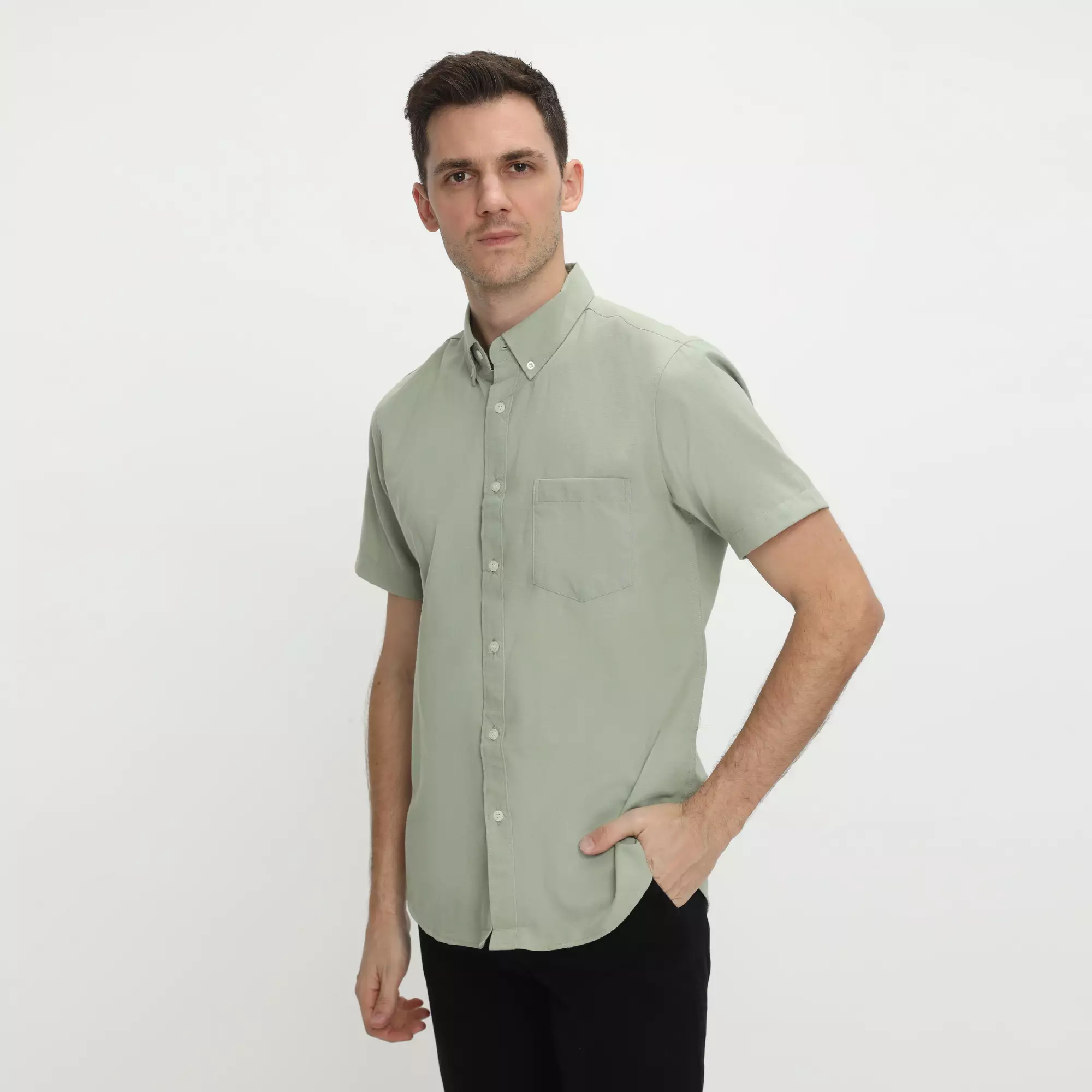 Platini Kemeja Pria Polos Lengan Pendek Katun Oxford Sage Green 1069.52