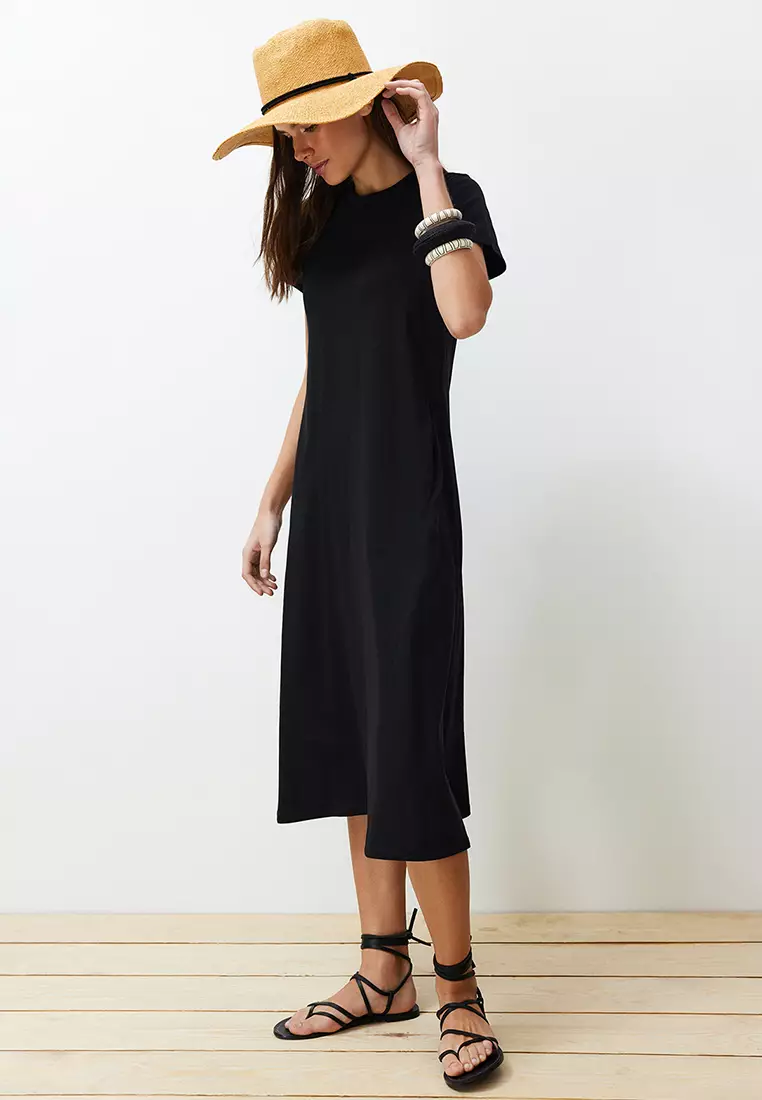 Pocketed Crew Neck A-Line Knitted Midi Dress