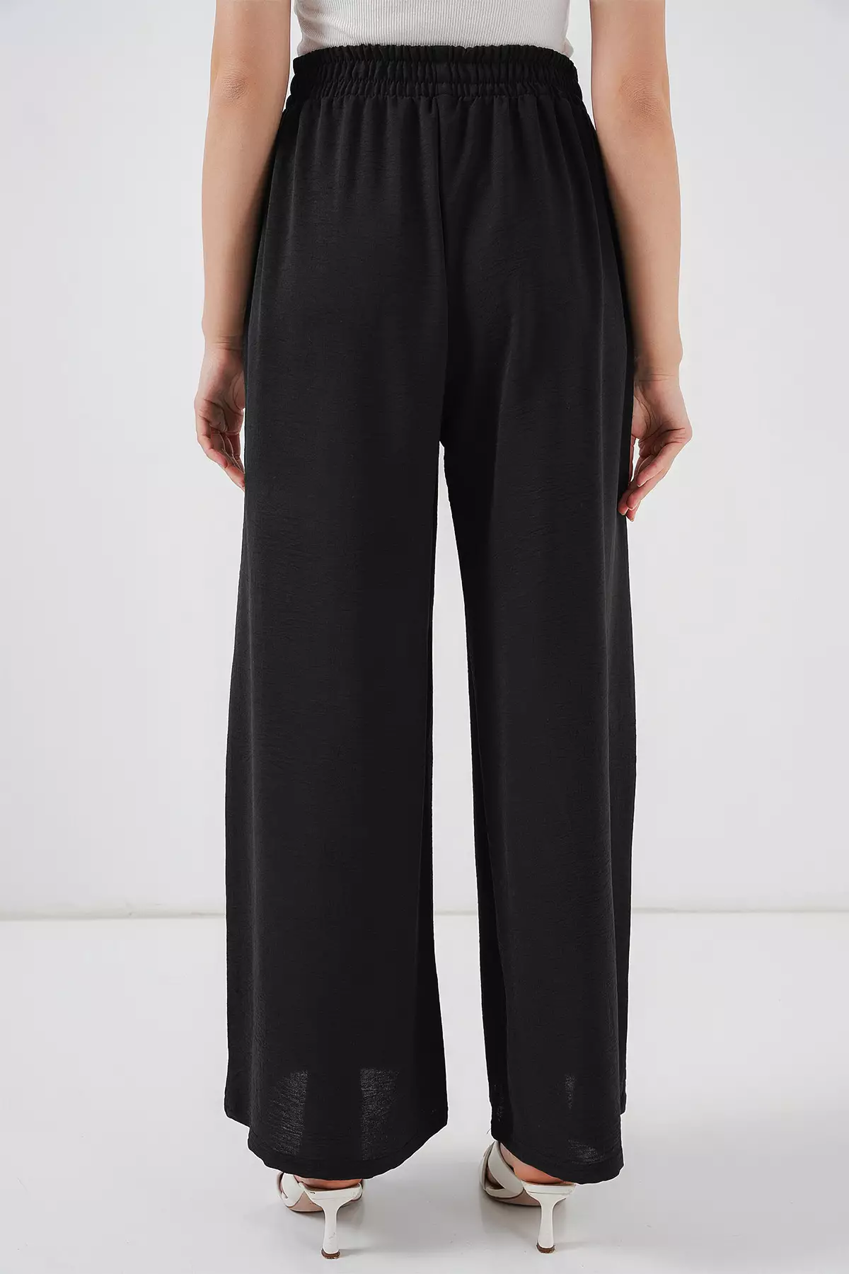 Wide Leg Pleated Trousers