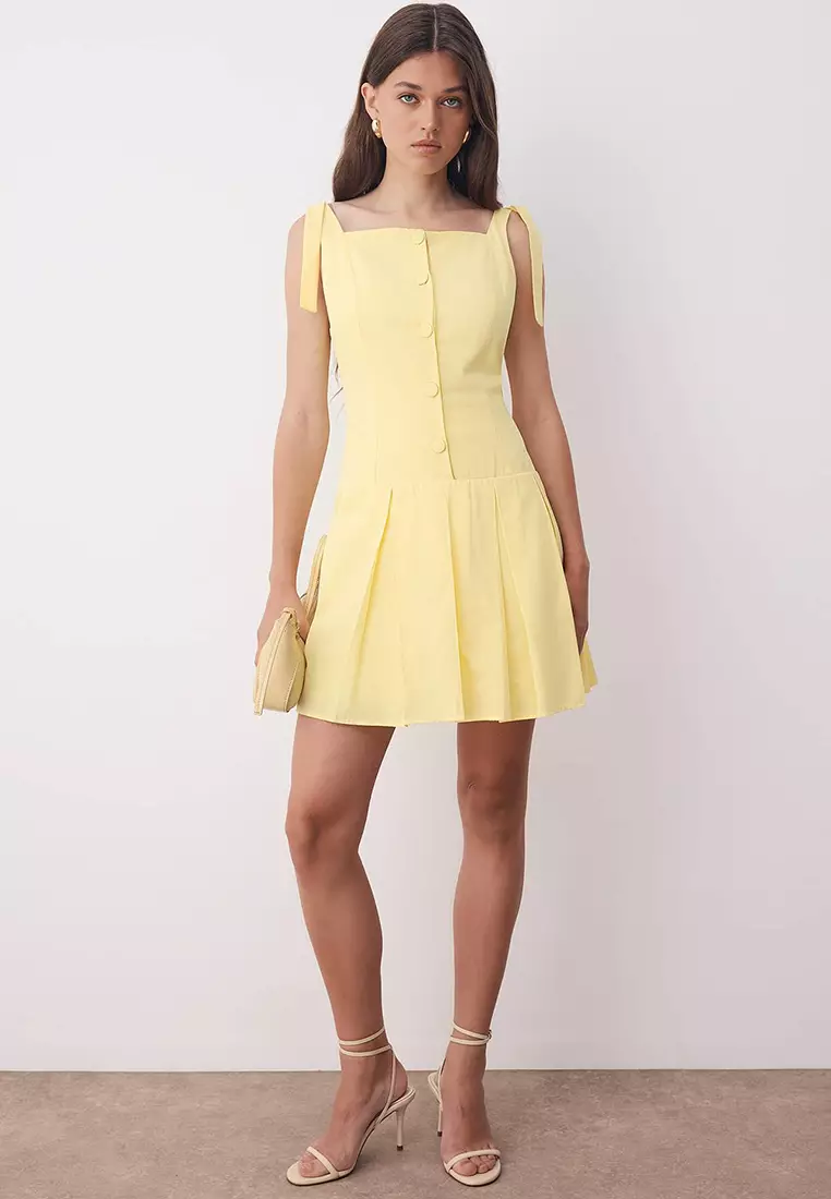 Light Yellow Button Detailed Pleated Woven Dress
