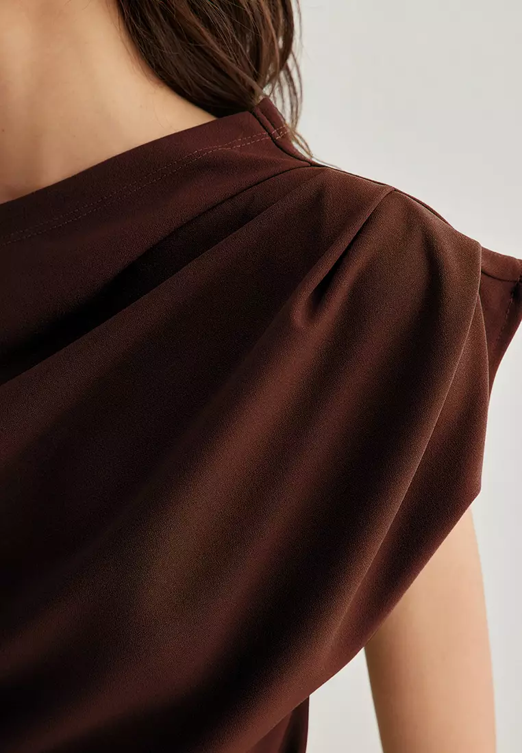 Brown Gathered/Draped Detailed Flowy Asymmetric Collar Knitted Blouse TWOSS25BZ00024