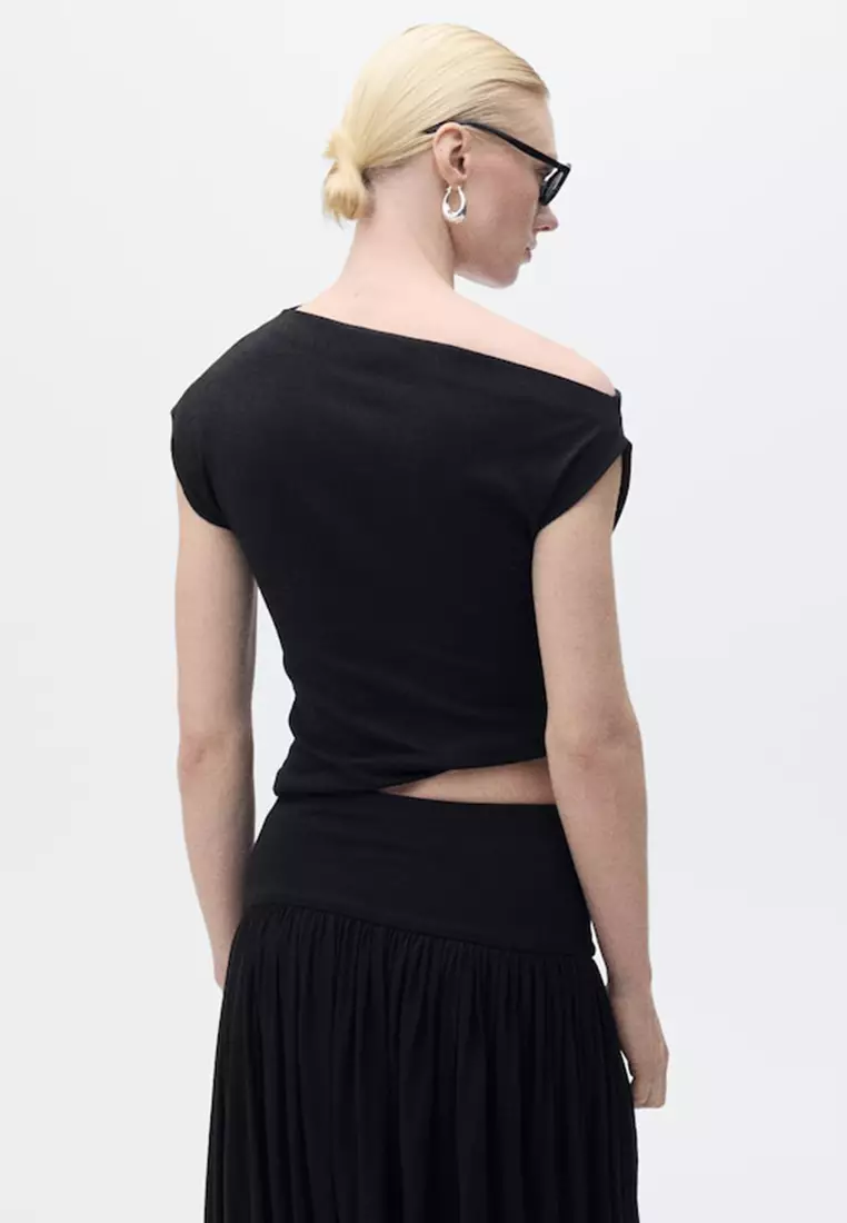 Asymmetrical Fitted Top