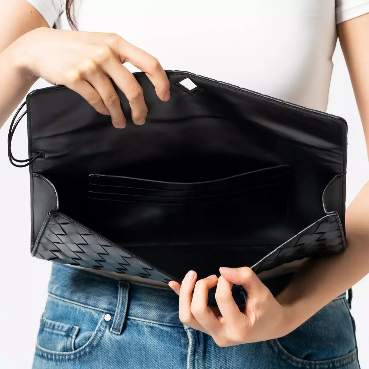 Andiamo Long Clutch With Handle Black