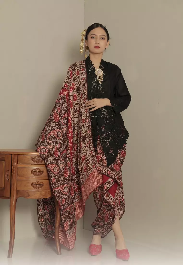 Exclusive Kebaya Kerancang Hand Made Embroidery