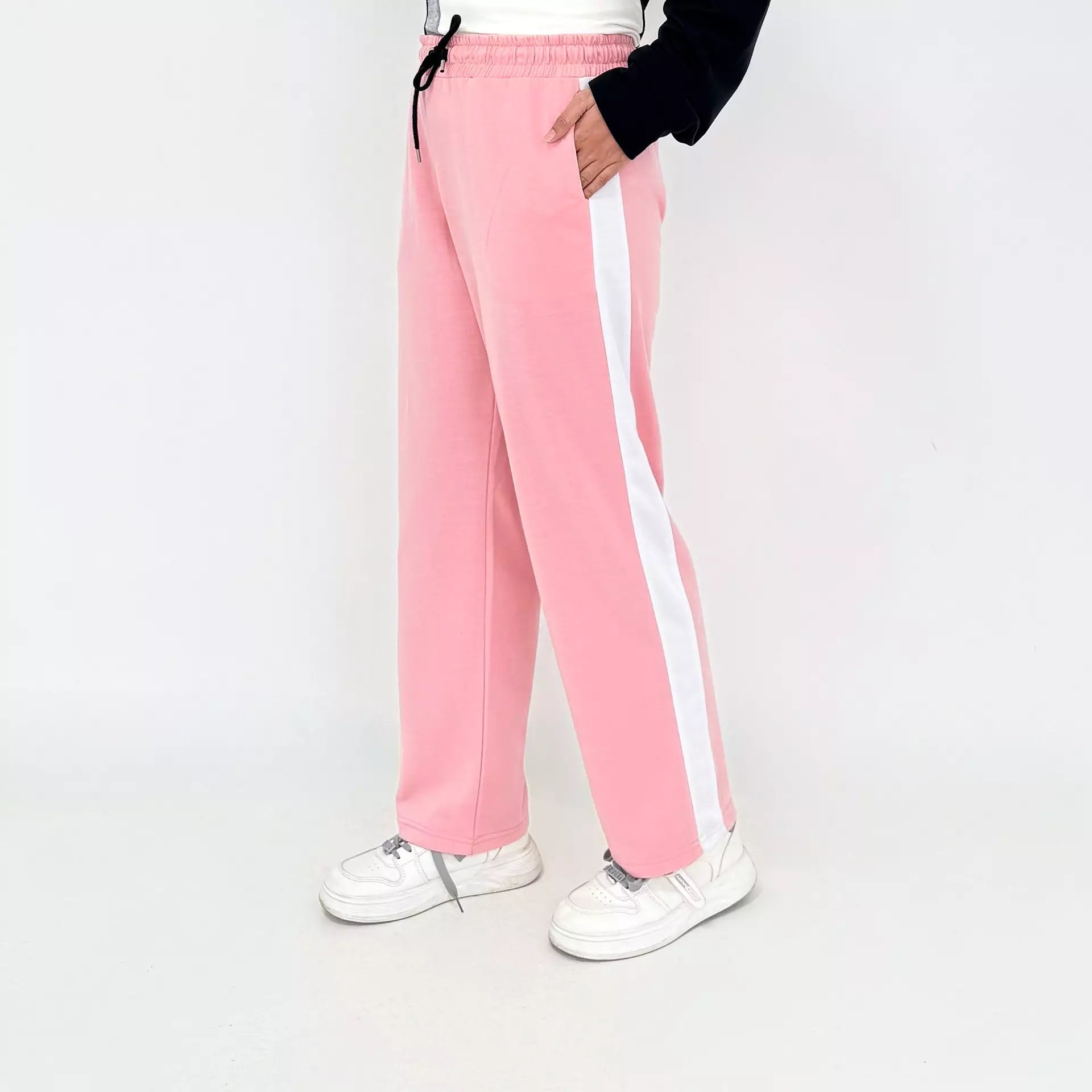 Set Sporty Sweatpants Gitara - Setelan Baju Olahraga Padel Wanita