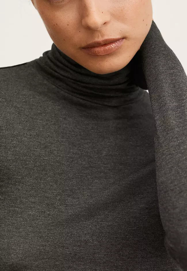 Turtleneck Long-Sleeved T-Shirt