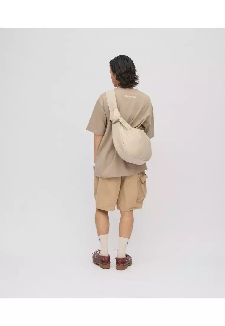 Plain-me  米色闊帶雲朵半月包(中)