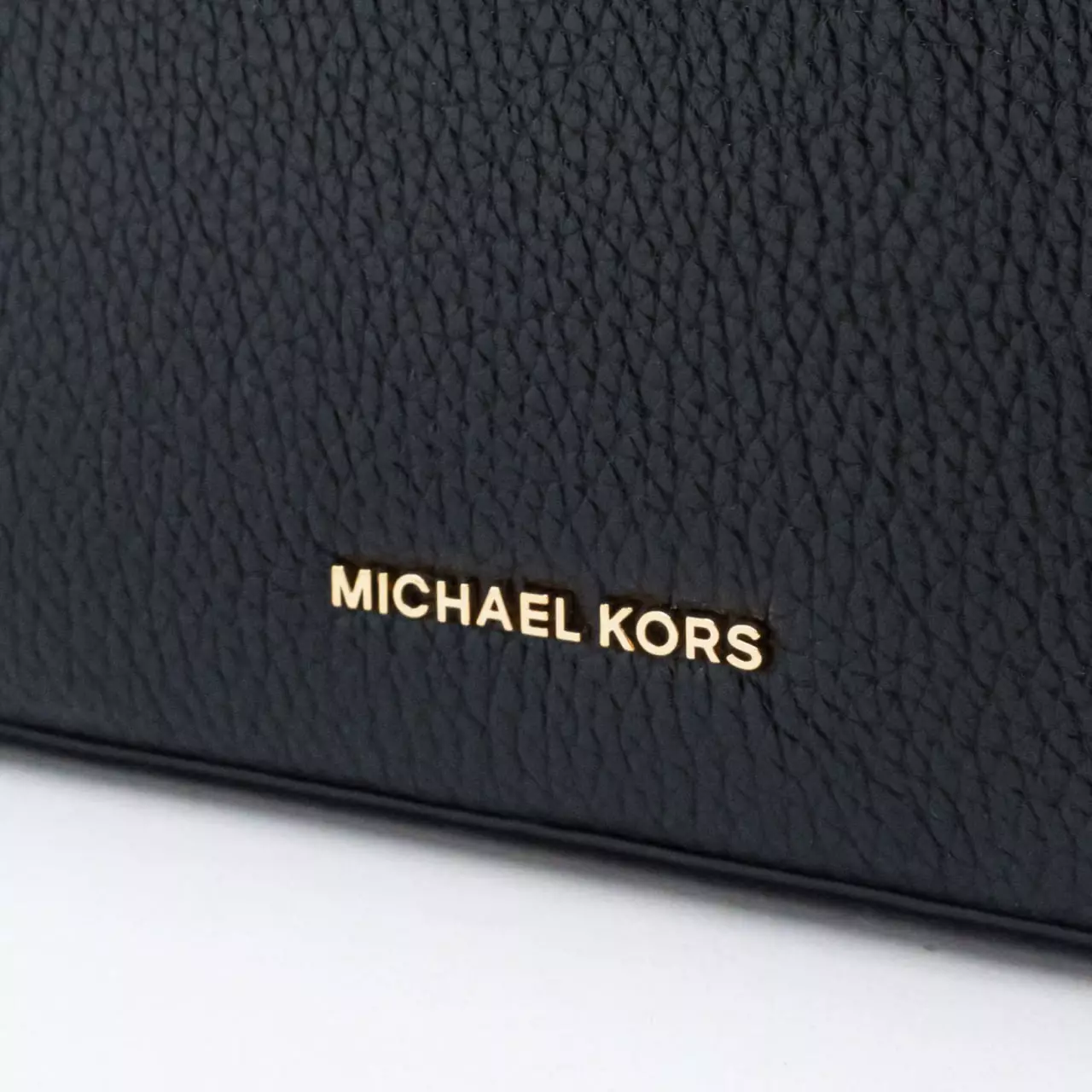 [4.4PRIL KEJUTAN HARGA] Bryant Small Pebbled Leather Convertible Pochette Black