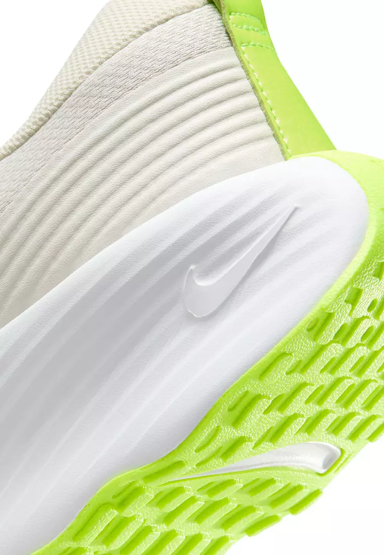 Promina Walking Shoes