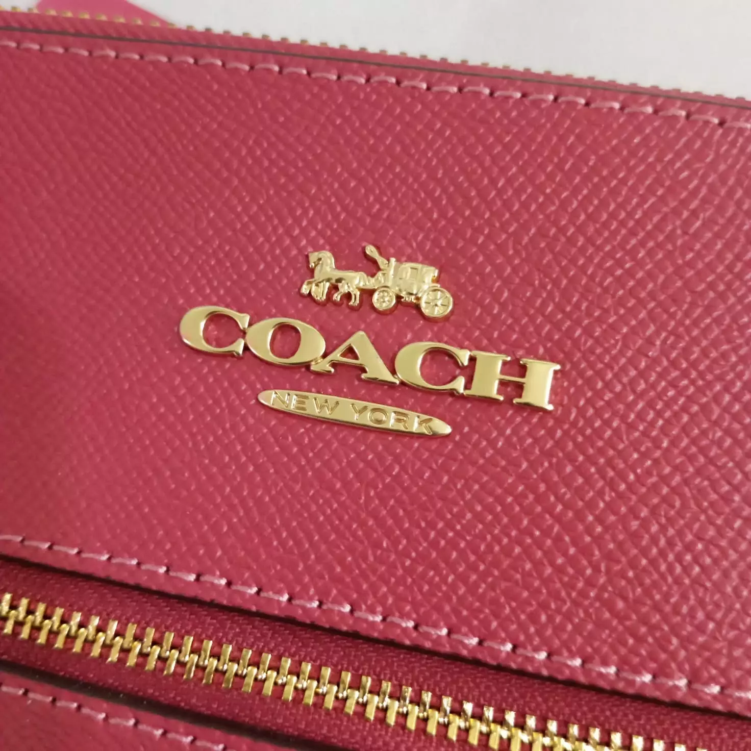 C1556 Rowan File Bag Crossgrain Leather Strawberry Haze