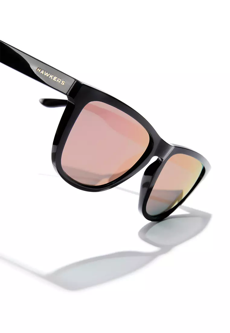 HAWKERS POLARIZED Black Rose Gold ONE RAW. Sunglasses for Men and Women, Unisex. UV400 protection. Official product designed and made in Spain. HONR21BKTP