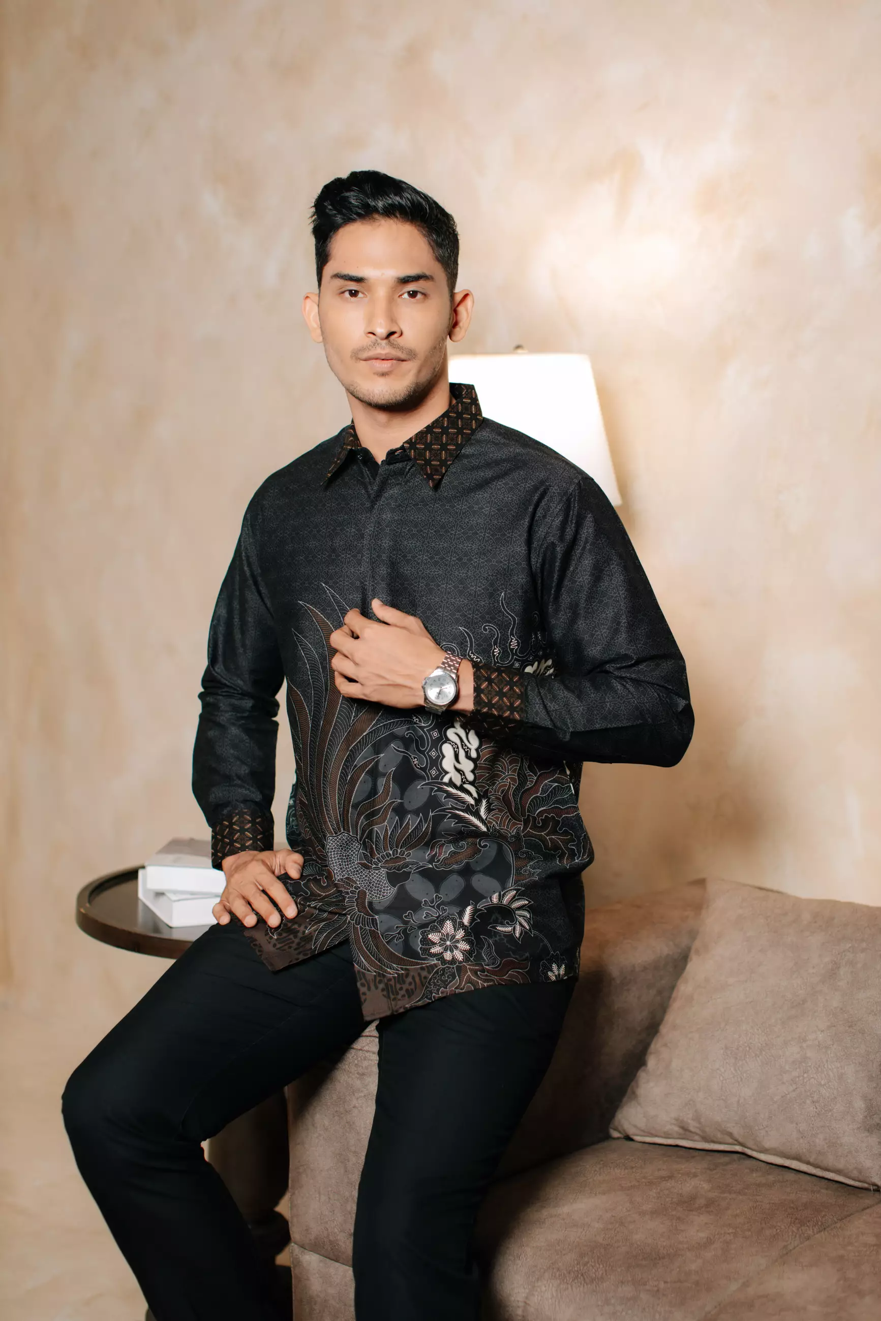 Nala Black Kemeja Batik Pria Slim Fit Katun Lengan Panjang
