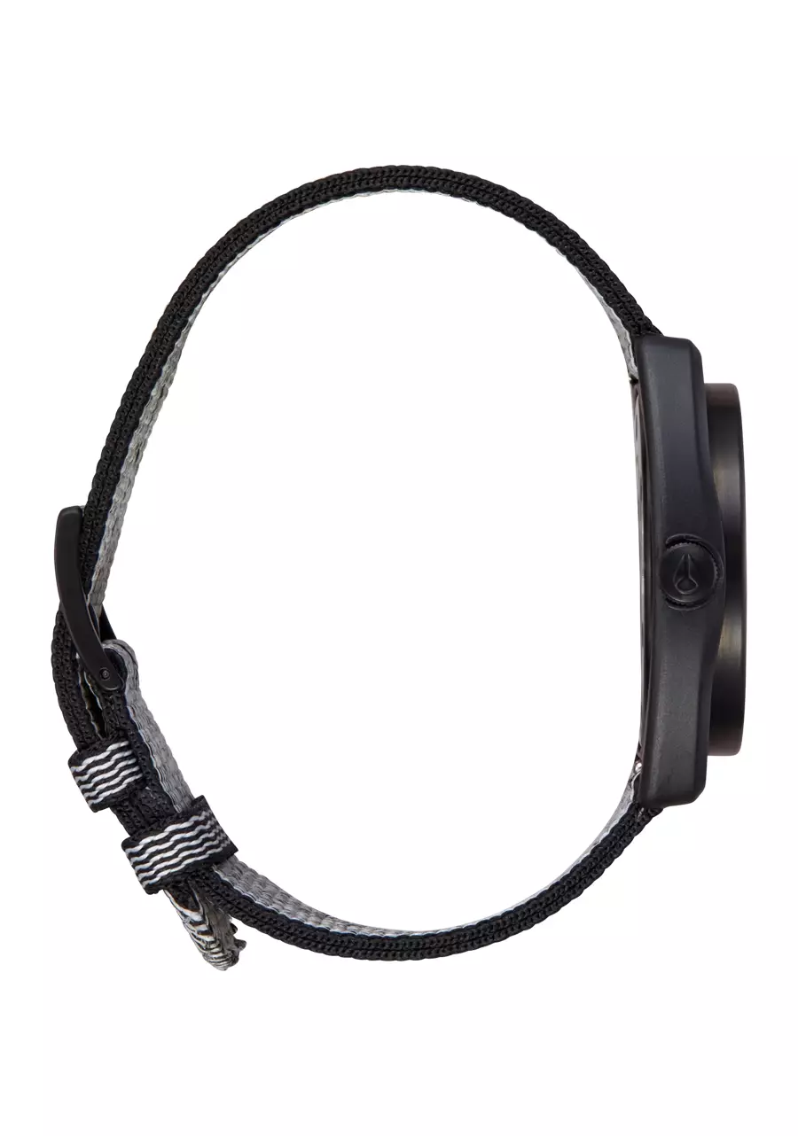 LIGHT-WAVE ALL BLACK Solar Panel Watch