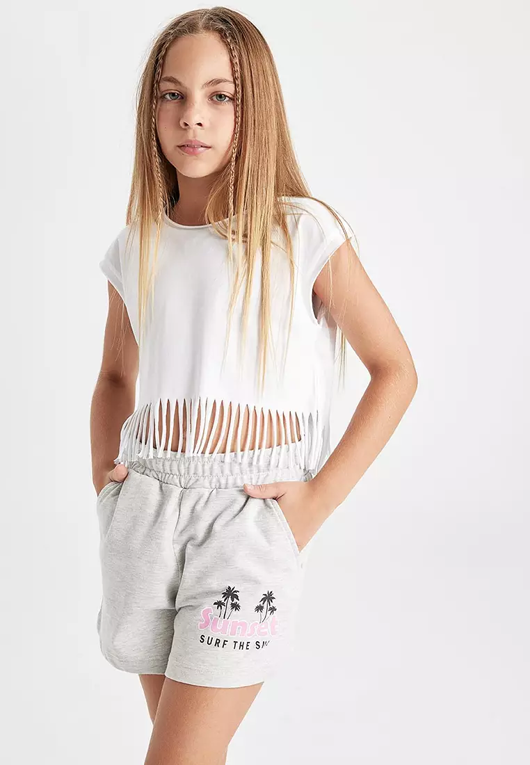 Fade Out〜KYONGKING HONGKONG DeFacto Fringed T-Shirt 2025 | Buy DeFacto Online | ZALORA