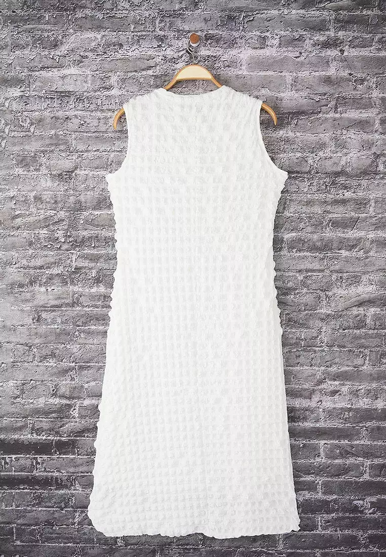 White Solid Textured A-Line/Bell Form Crew Neck Textured Maxi Dress Tbbss25Ah00238