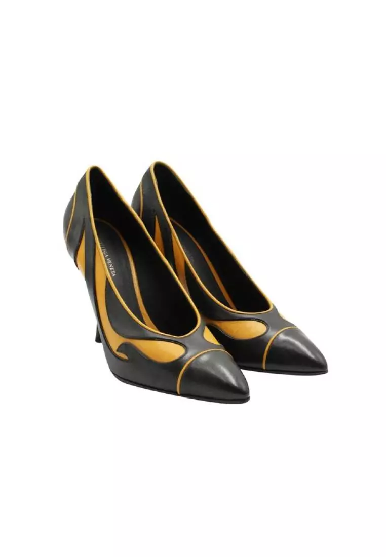 Black and deals mustard heels