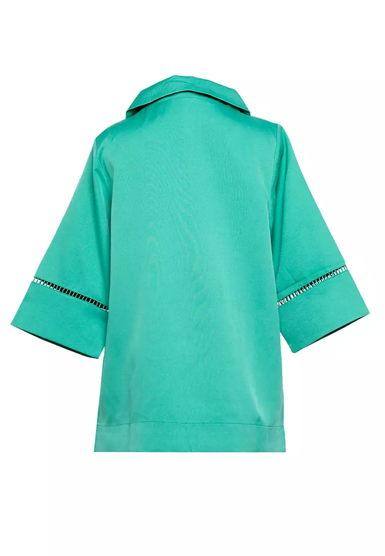 V-Shaped with Variation a Lace Line