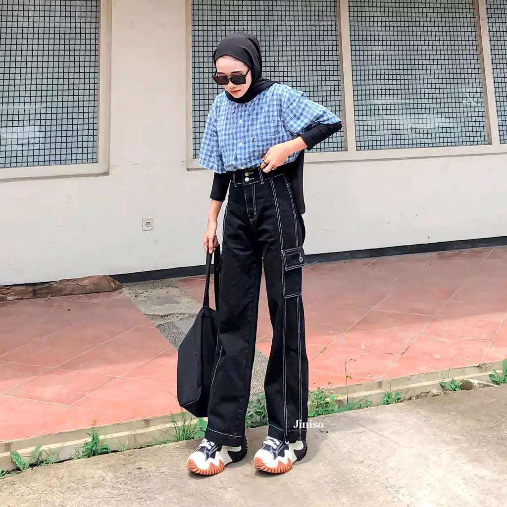 Highwaist Cargo Loose Jeans Black Oreo 402 HANDS UP