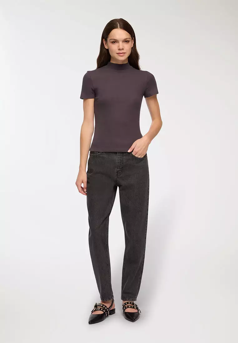 Woman Short-Sleeved T-Shirt