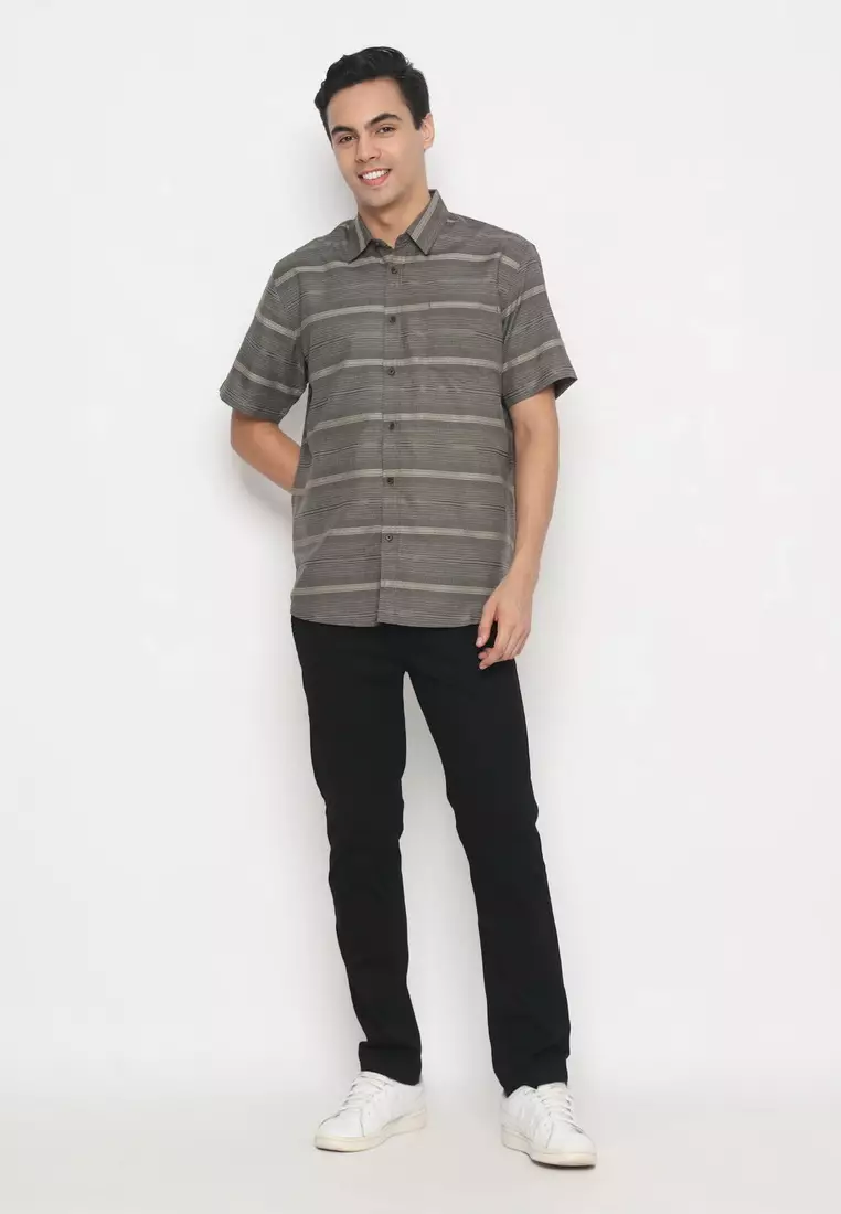 POLICE Kemeja Salur Printing Olive Regular Fit Pria