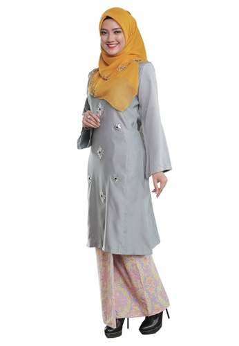Buy Percikan Cahaya 03 from Hijrah Couture in Grey at Zalora