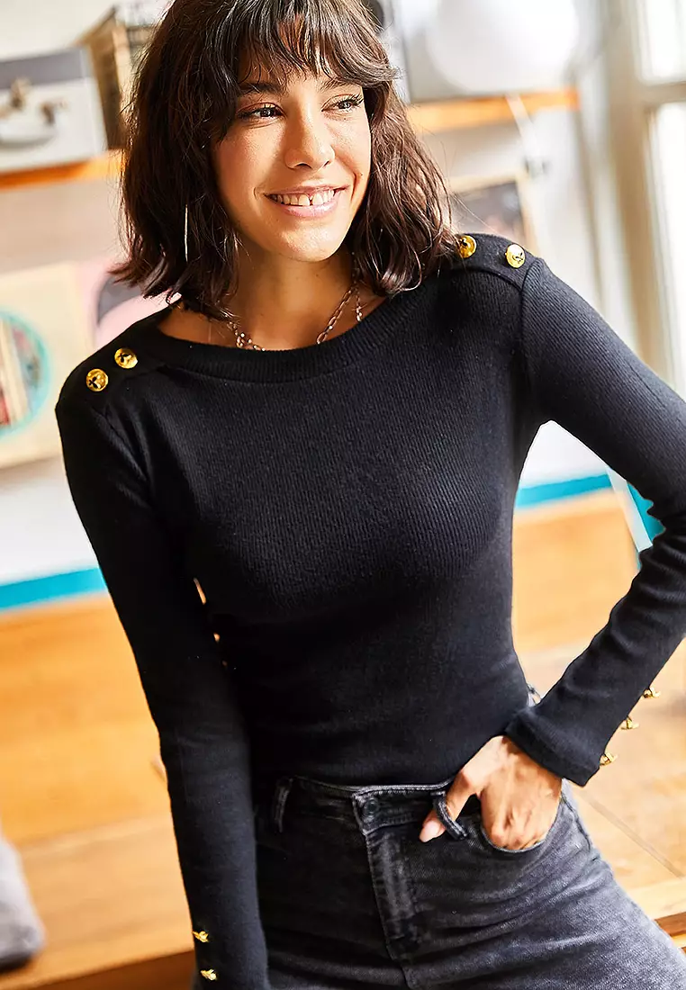 Epaulettes Detail Knitted Top