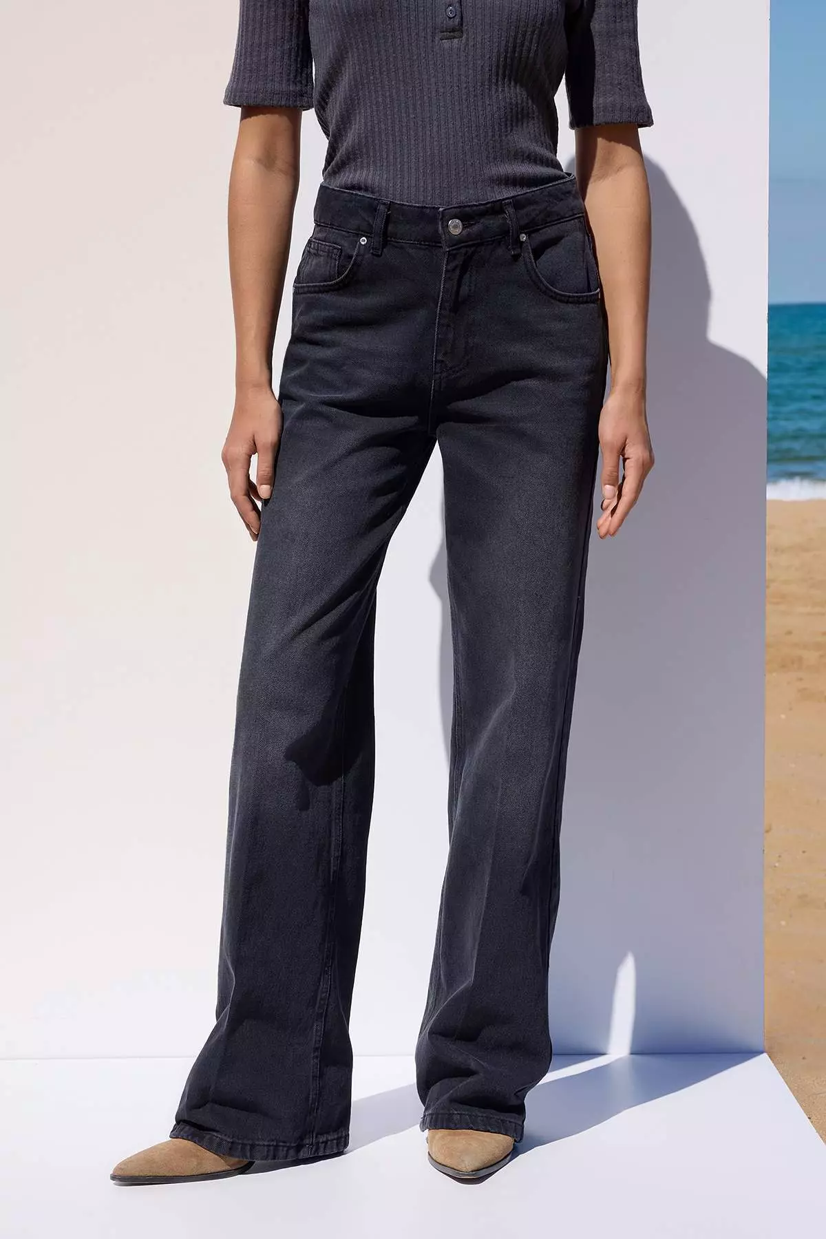 Black More Sustainable Normal Waist Wide Leg Jeans