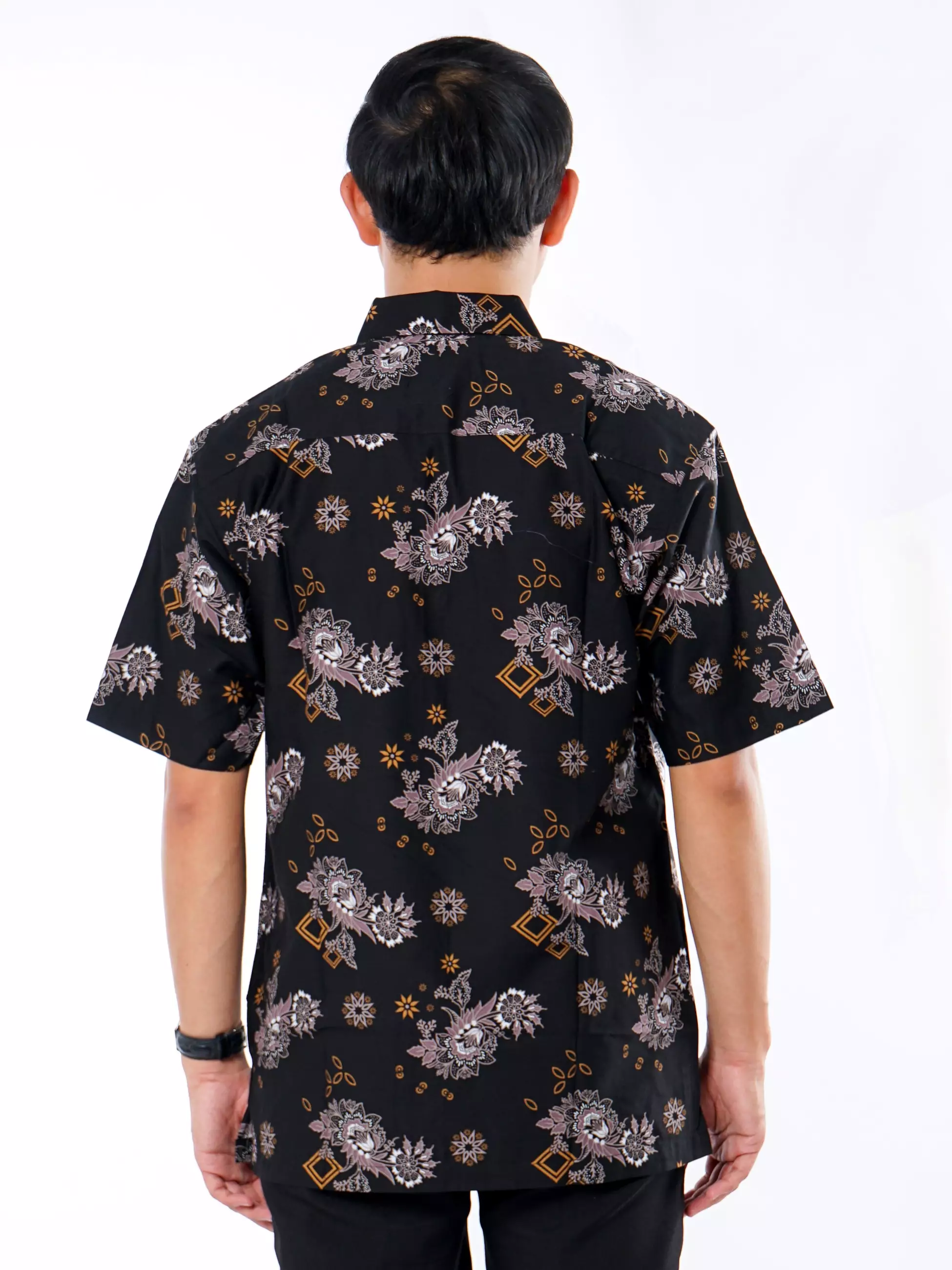 Andre Michel Kemeja Batik Lengan Pendek Hitam Bunga Cokelat 16709
