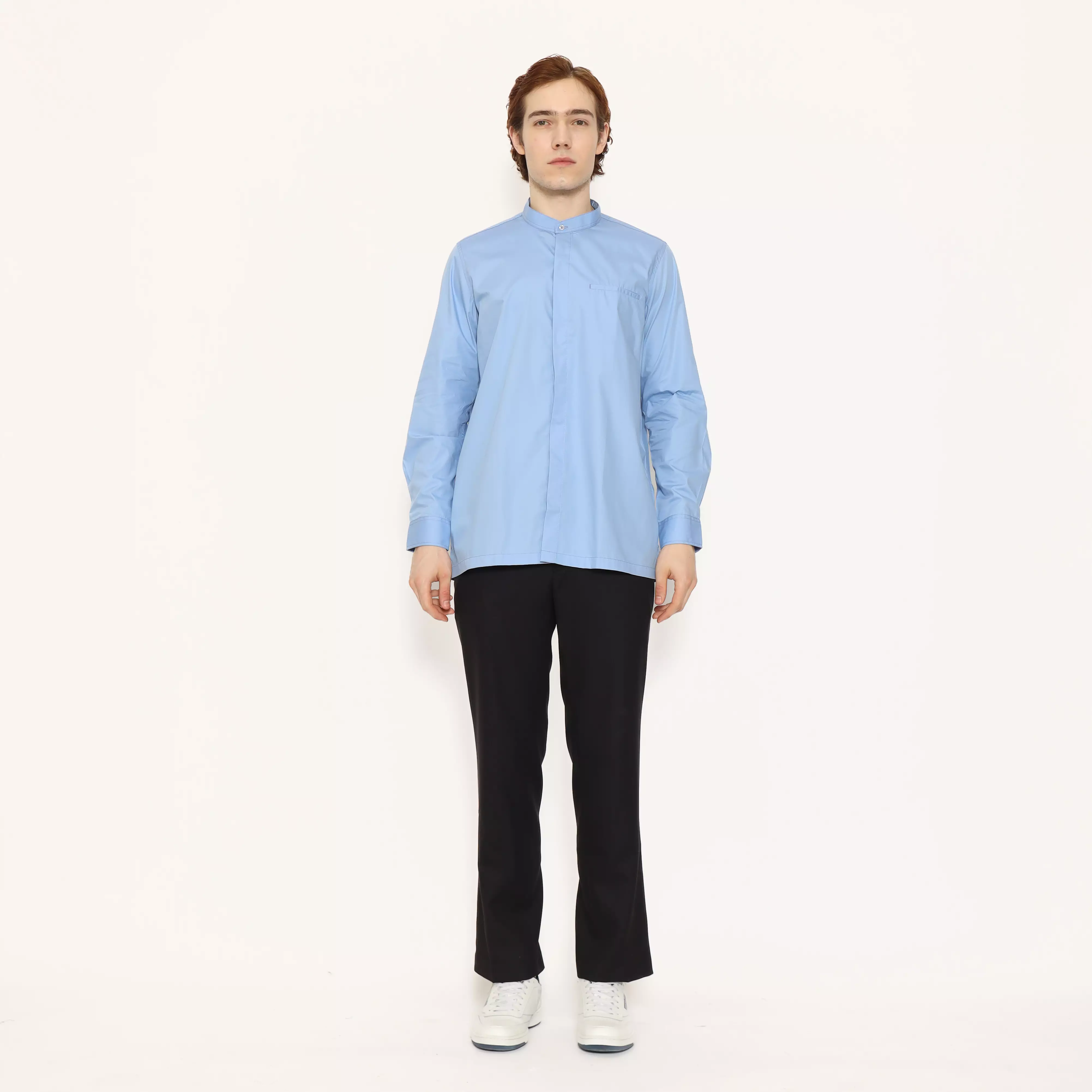 LAWELL DESMOND-L Baju Koko Pria Lengan Panjang Regular Fit Garbadin Kecil Warna Light Blue