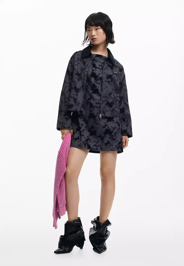 Short jacket with embroidery