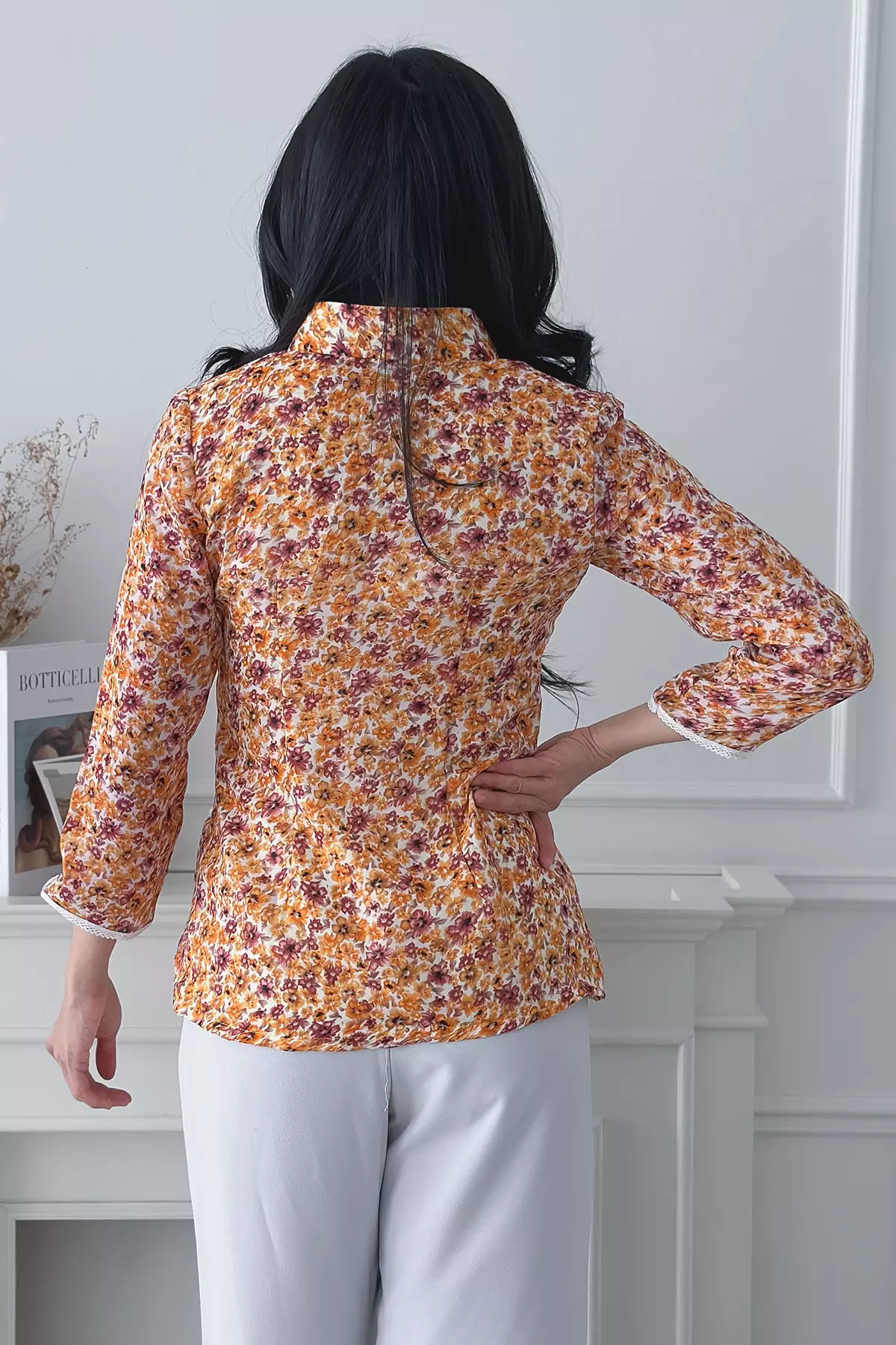 Jeng Dipha Kembangan Jingga Kebaya Janggan