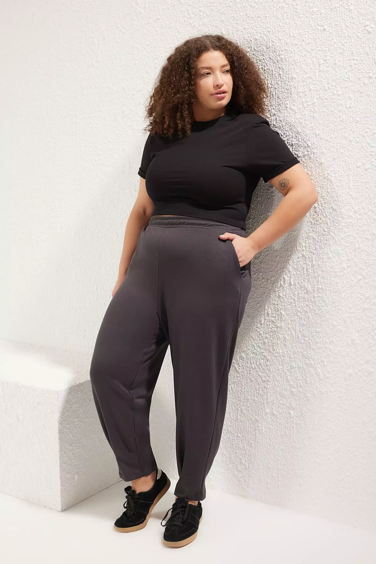 Jual Trendyol Plus Size Sweatpants Original 2025 ZALORA Indonesia ®
