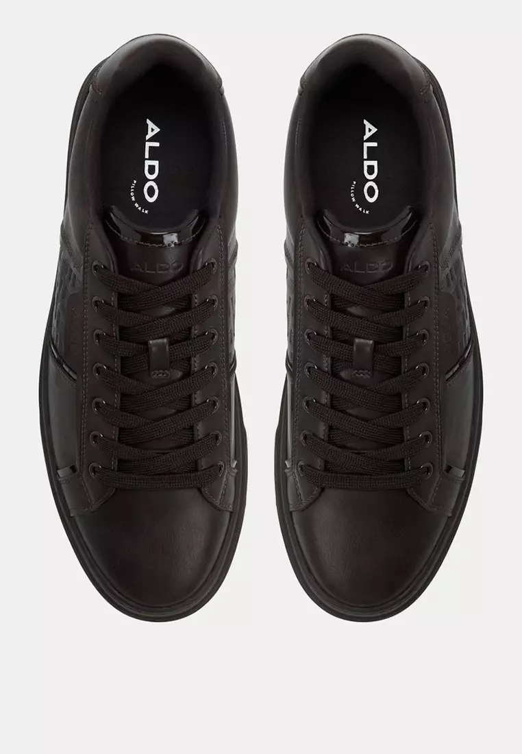 Courtline Sneakers