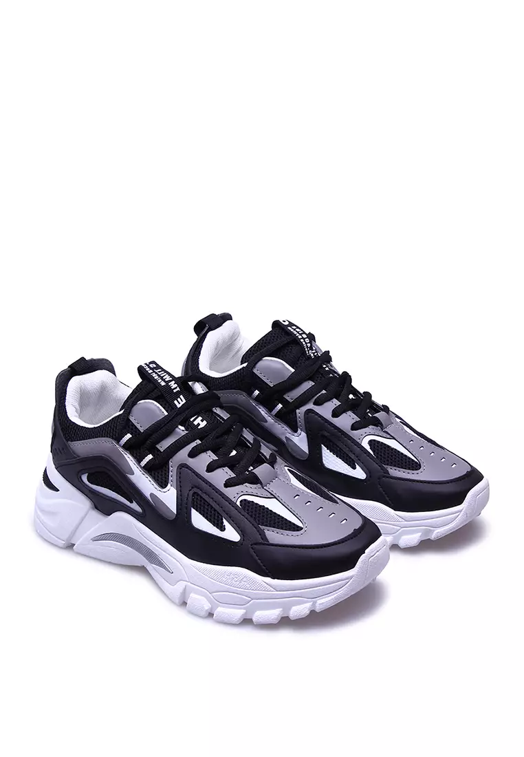 Sepatu Sneakers Pria Fashionable 2023