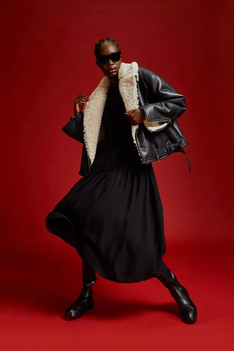 H&m black pleated dress shop