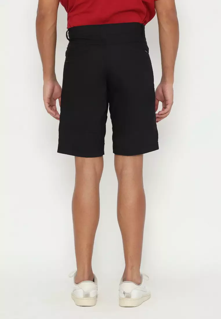 POLICE Celana Pendek Cargo Parasut Kantong Zipper Regular Fit Pria