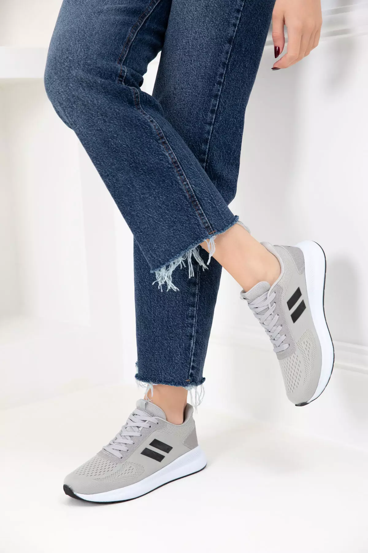 Unisex Ice Sneaker 20242 - Comfortable and Stylish