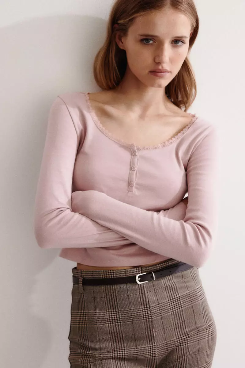 Scoop-neck top