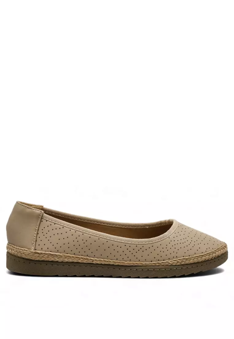 Discount on Louis Cuppers  shoes - SKU: Louis Cuppers Women Slip On Casual Flats - 240361439
