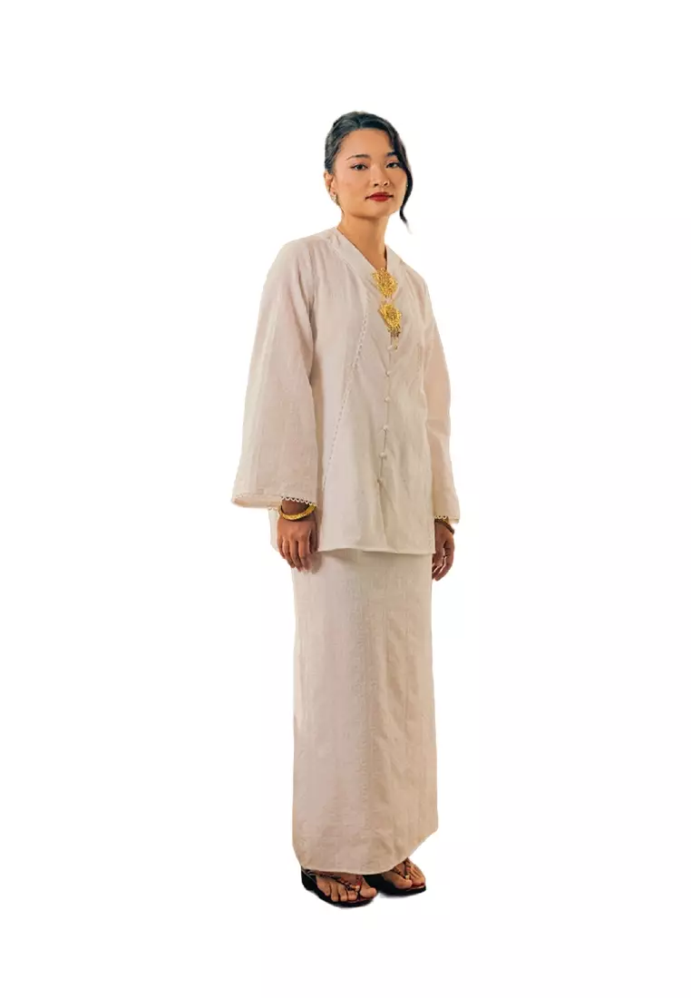 UMMA Seroja Loose Modern Kebaya in White
