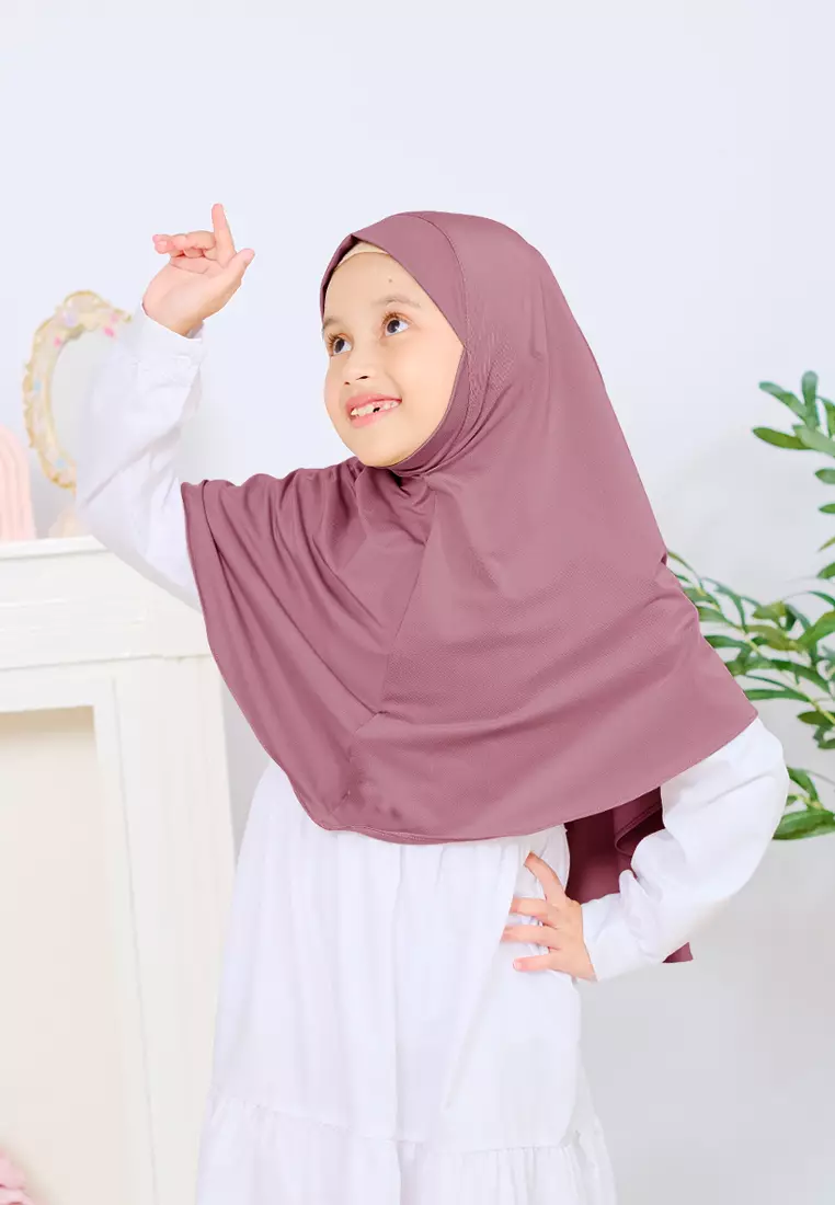 Cotton Bee - Jennaira Bergo Dagu | Hijab Instan Anak Non Pad - L