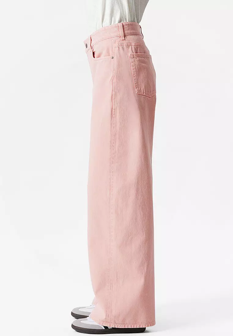 Relaxed Wide-Leg Jeans