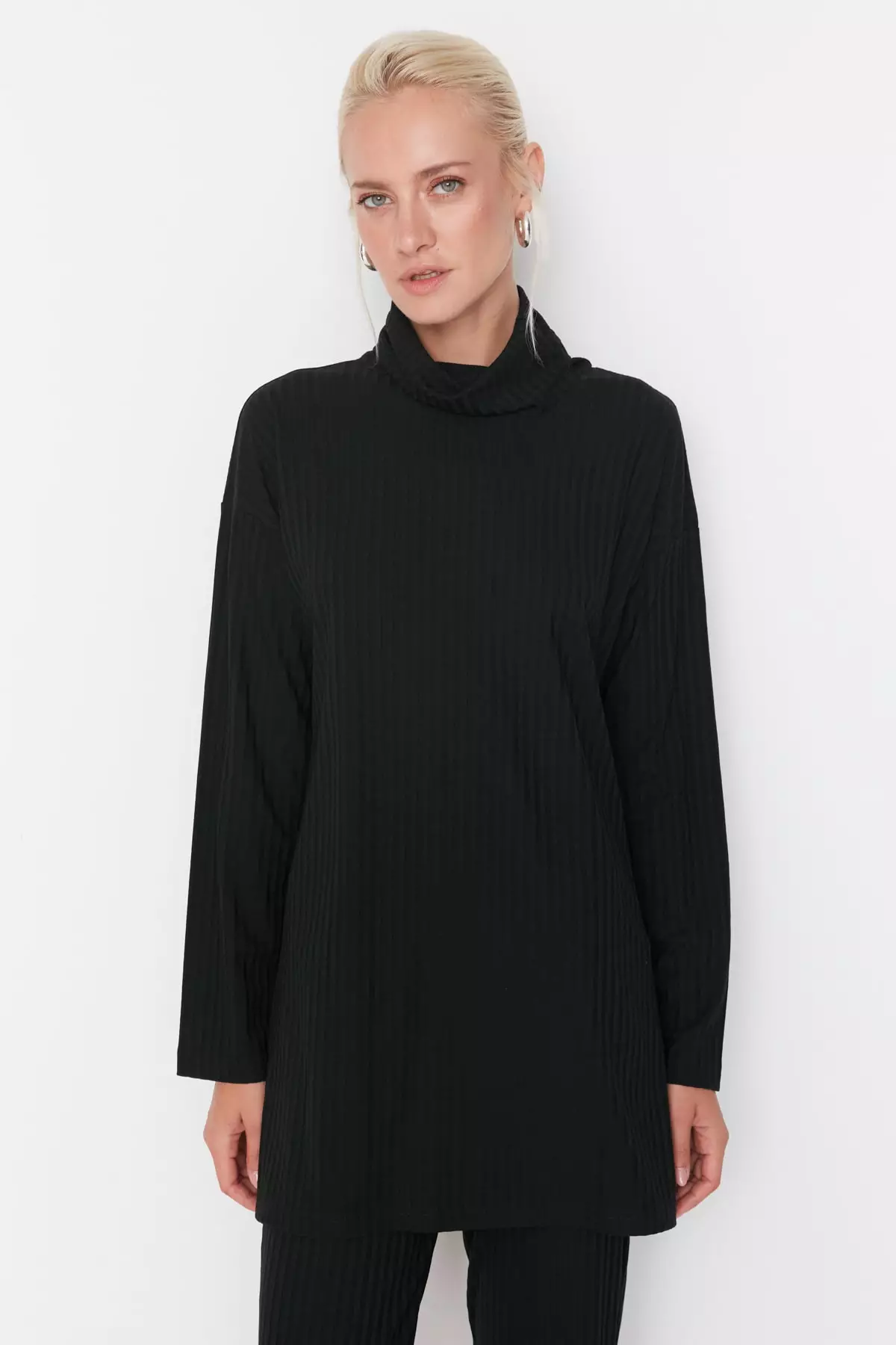 Long black turtleneck on sale tunic