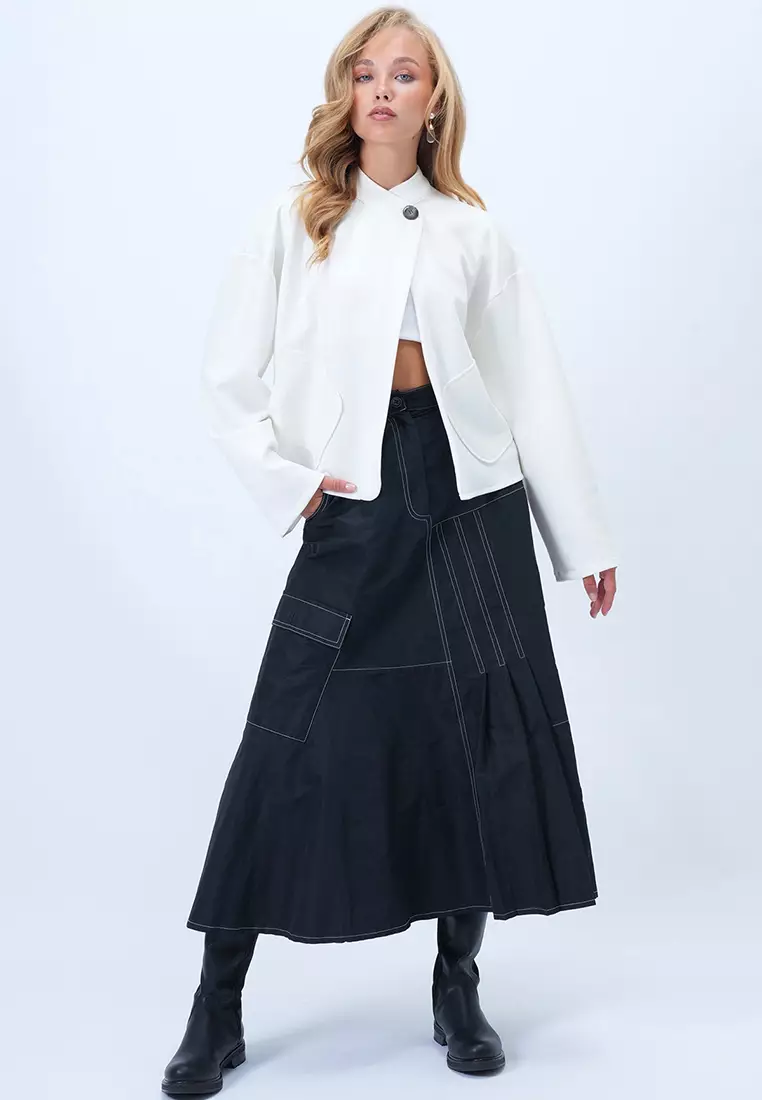 Buttoned Collar Poncho Jacket