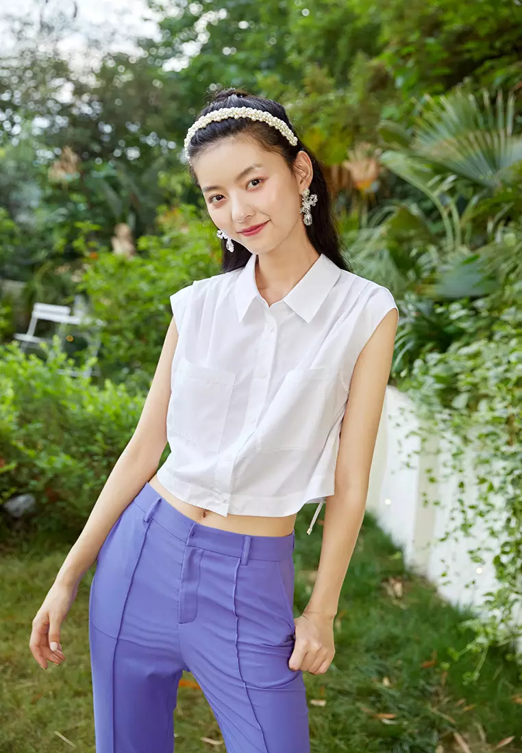 Sleeveless Cropped Button Blouse