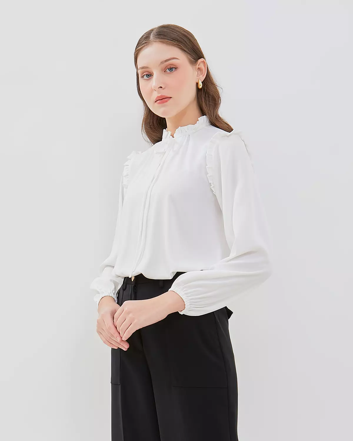 WHITE LONG SLEEVE RUFFLE BLOUSE