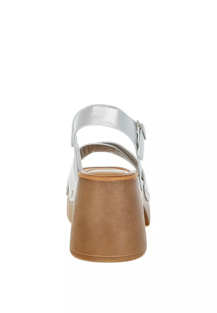 Sandal Bakiak Kulit Imitasi Metalik Warna Perak